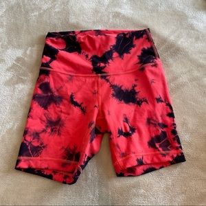 Lululemon Wunder Train High-Rise Short 6”